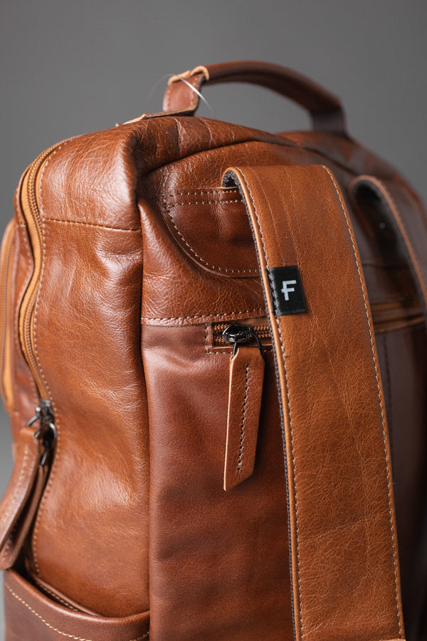 MOCHILA DE CUERO GENUINO IDUN