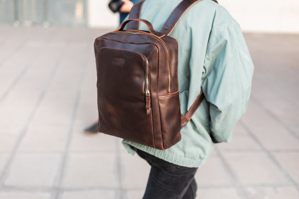 MOCHILA DE CUERO BALDER DARK BROWN